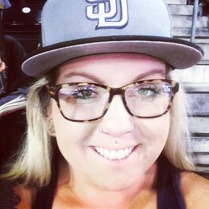 Meet your Posher, Casey