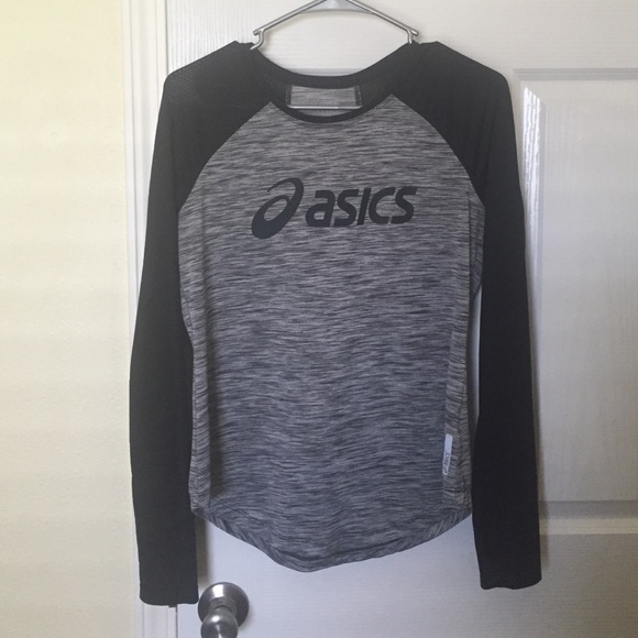 Size medium long sleeve