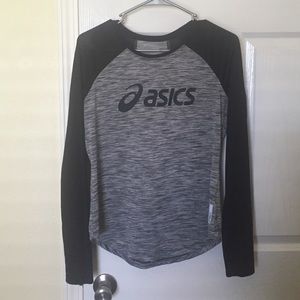 Size medium long sleeve