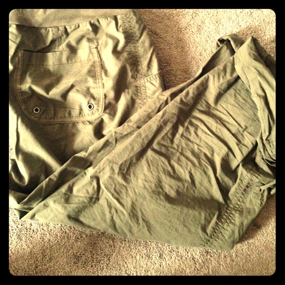 Army green cargo capris