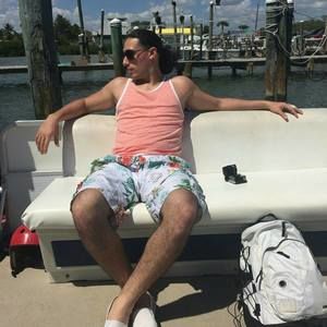 Meet your Posher, Luis