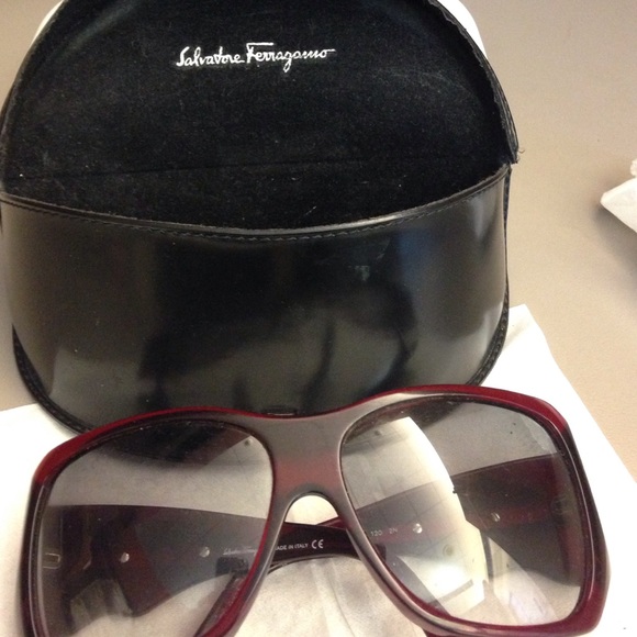 Burgandy flowered rhinestone designed sunglasses