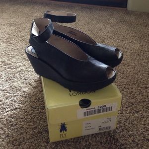 Fly by London - Yala