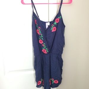Francesca's romper size S