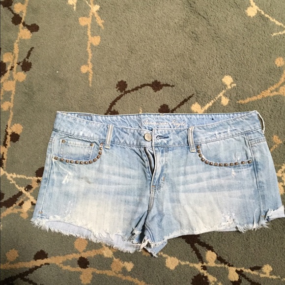 American eagle studded shorts
