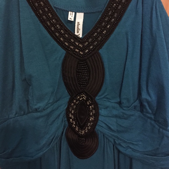 Studio Y Tops - 💋 Dressy dark teal blue tank top with beading XL