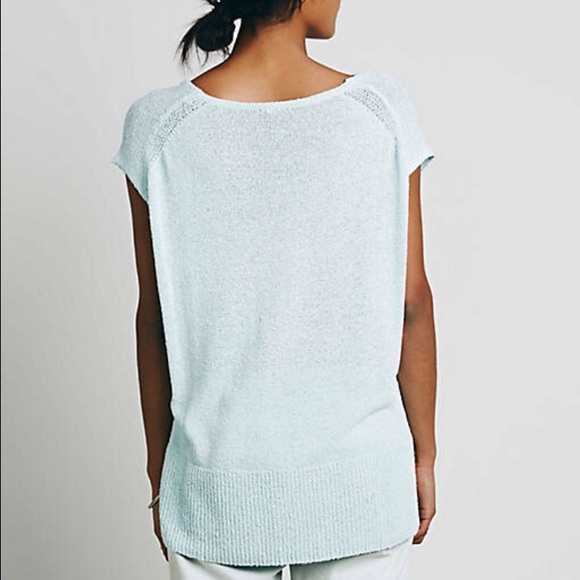 Easy Tea V-Neck Sweater - Picture 2 of 3