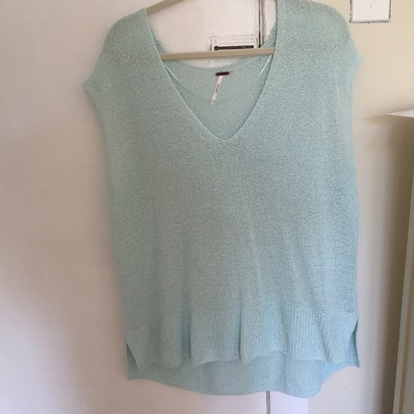 Easy Tea V-Neck Sweater - Picture 3 of 3