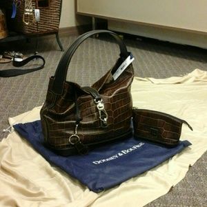 Dooney & Bourke Logo lock sak NWT