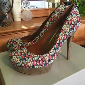 Floral Jessica Simpson Pumps