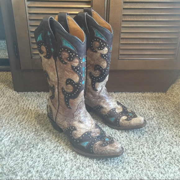Corral boots