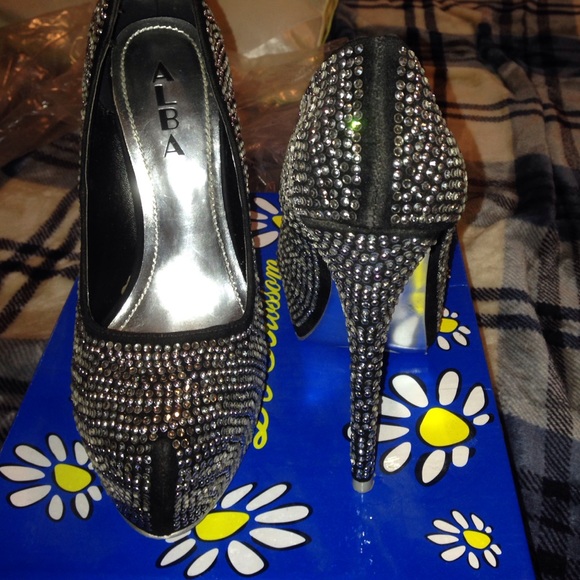 Bling heels! - Picture 2 of 3