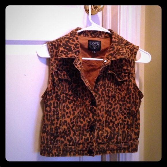 Cheetah animal print leopard cropped vest