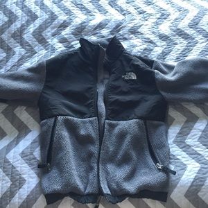 Boys youth medium north face jacket!