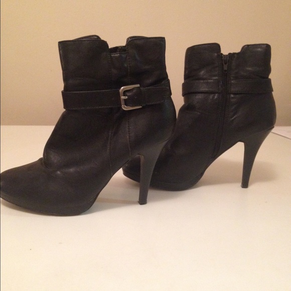 Black heeled booties