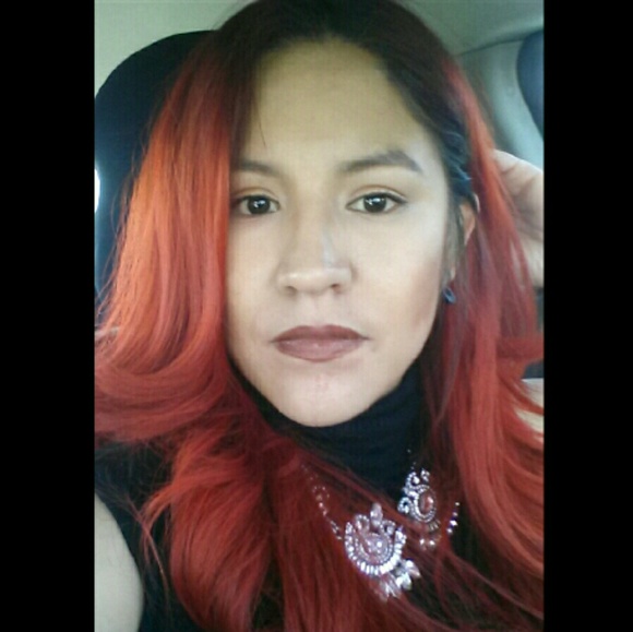 Meet your Poshers, The Rendon girls - Picture 4 of 4