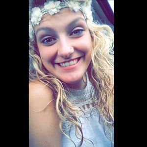 Meet your Posher, Mikaela