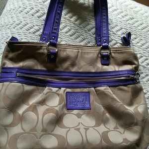 Coach Classic Purse!!