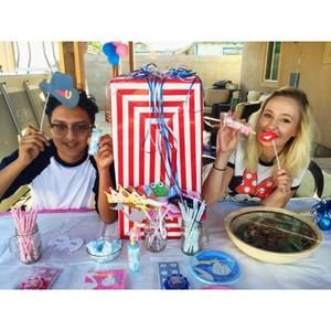 Meet your Posher, Carley