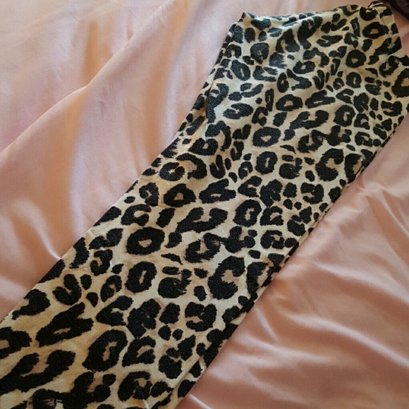 Cheetah Print Leggings - Picture 3 of 3