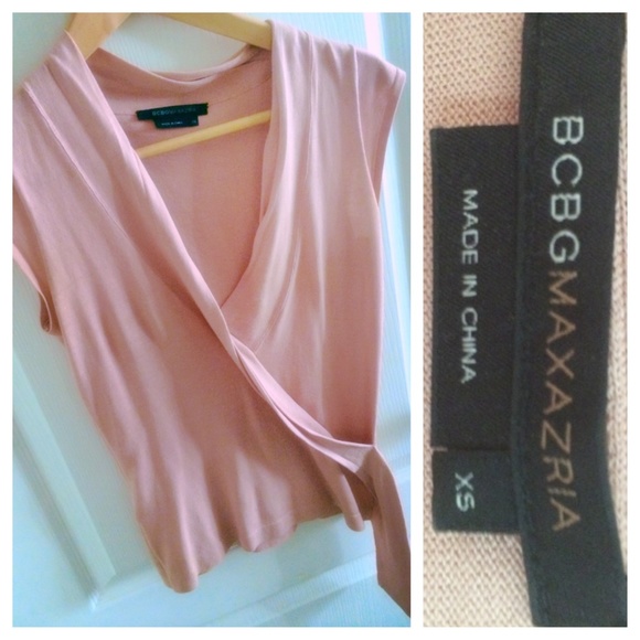 BCBG Blush vneck top