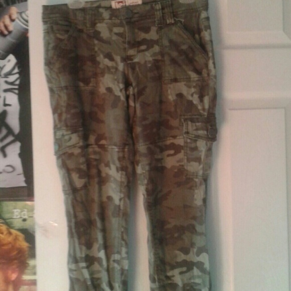 Camo skinny jeans