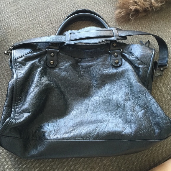 Balenciaga classic city textured leather tote - Picture 2 of 4