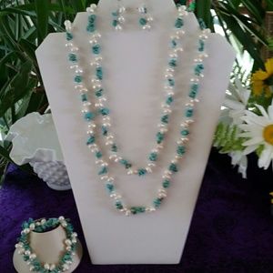 NWOT  Rice  Pearls  w / turquoise  necklace  set.
