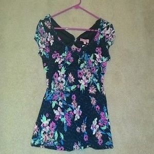 Never worn and in perfect condition