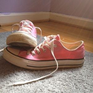 Pink converse