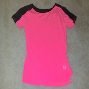 A work out shirt never worn
