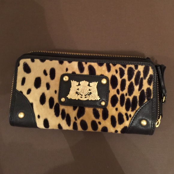 Juicy couture wallet !
