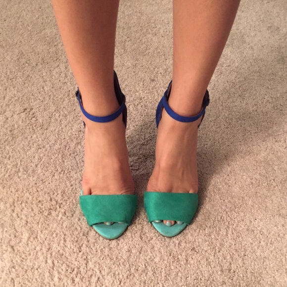 Zara Shoes - Zara color block heels