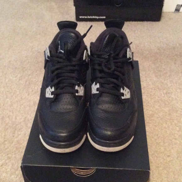 Jordan 4s