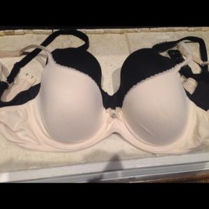 2 Victoria secret bras