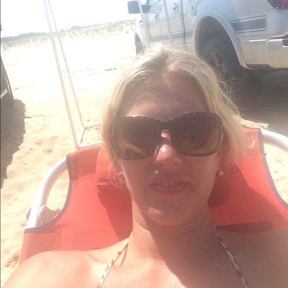 Meet your Posher, Brandy - Picture 2 of 2