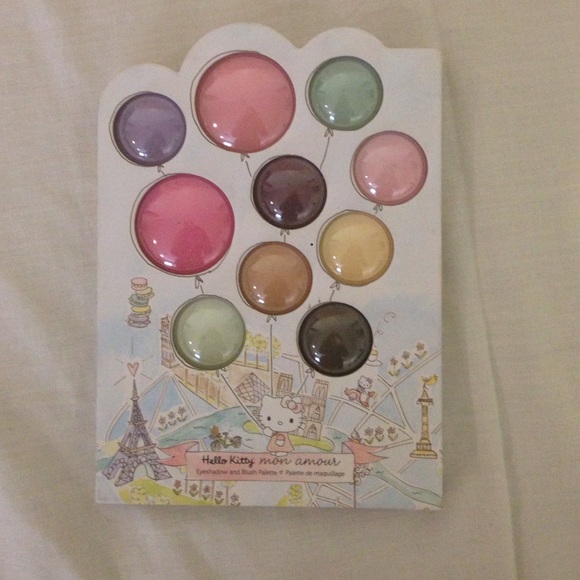 Hello Kitty Mon Amour Eyeshadow and Blush Palette