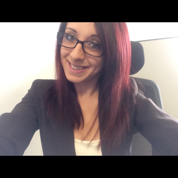 🌻 MEET YOUR SELLER 🌻 - Picture 3 of 4