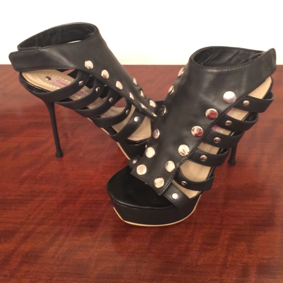 How hot are these?  Yep!  Pretty darn hot  Sz 10