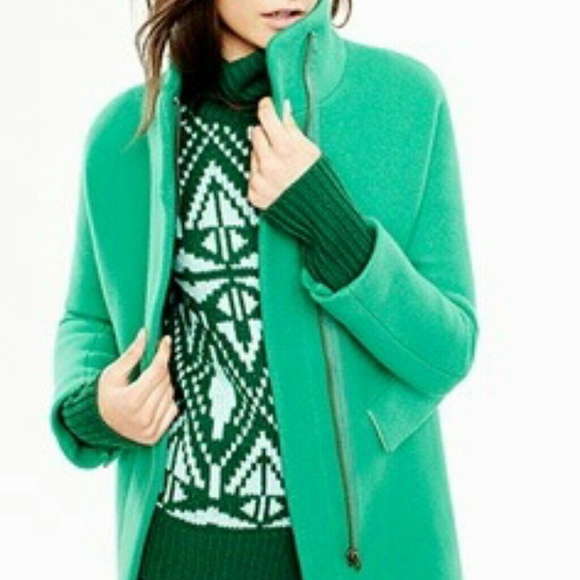 LOOKING FOR cloth cocoon coat in green