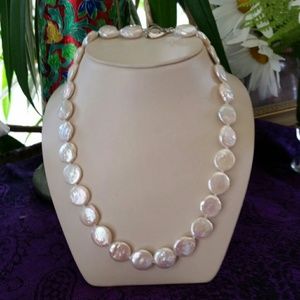 NWOT 14 -15  coin freshwater  pearl  necklace.