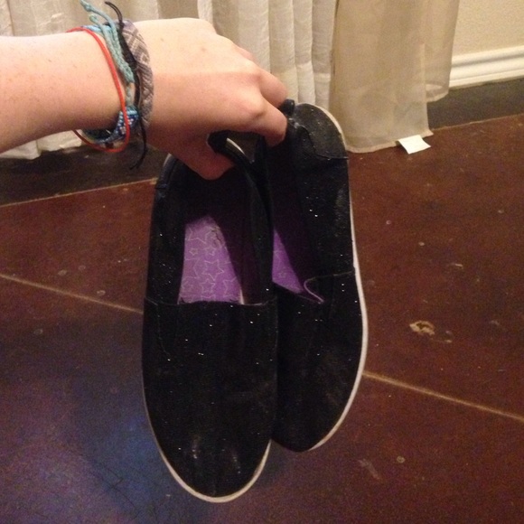 Shoes - Picture 2 of 2