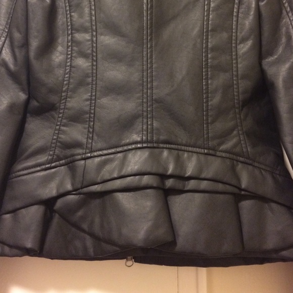 SOLD Leather Coat - Picture 3 of 3