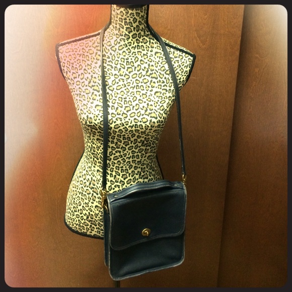 Laura U.S.A. - navy blue natural leather purse