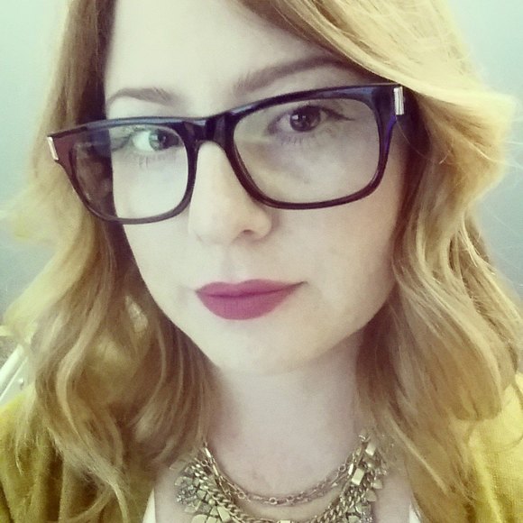 Meet your Posher, Bri - Picture 1 of 1