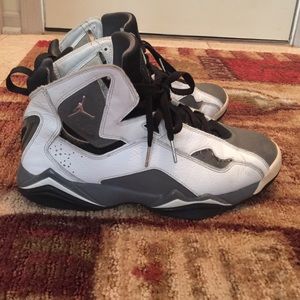 Men's Jordan true flights
