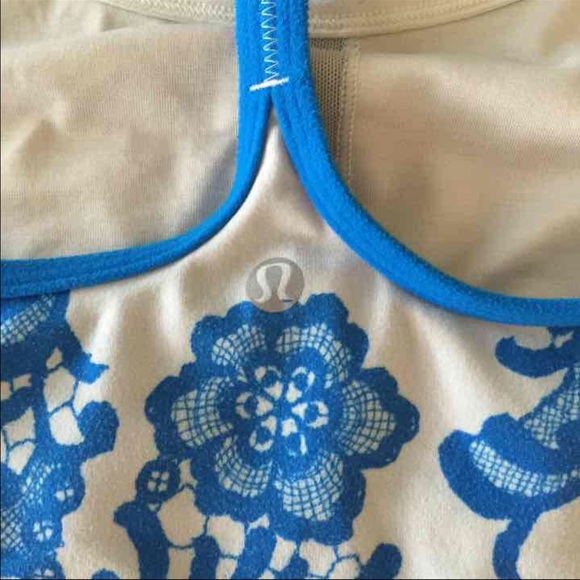 Lululemon size 4 - Picture 2 of 3