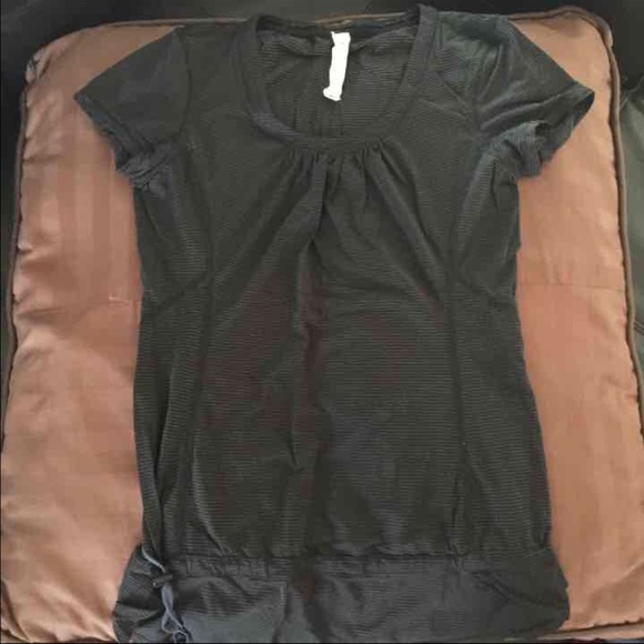 Lululemon size 4