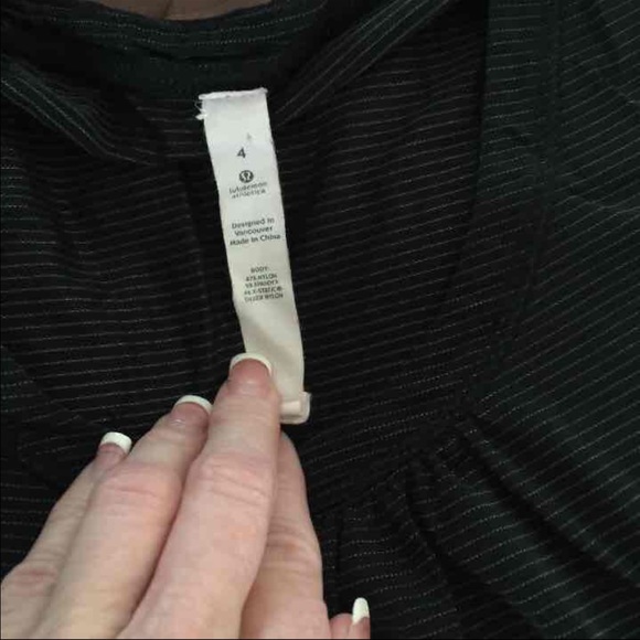 Lululemon size 4 - Picture 2 of 4