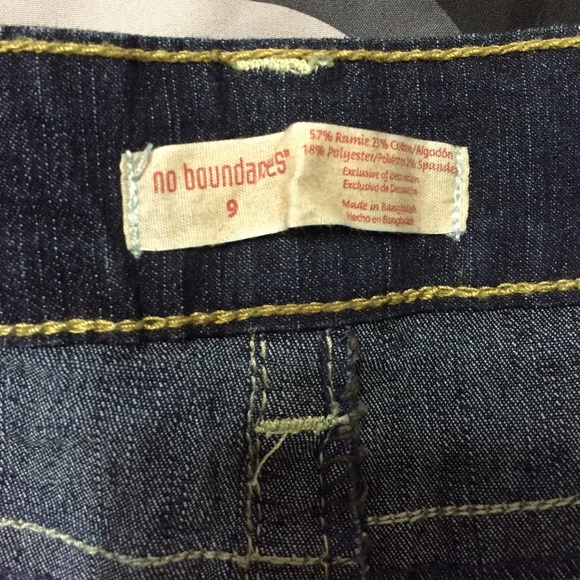 Shorts - Picture 3 of 4